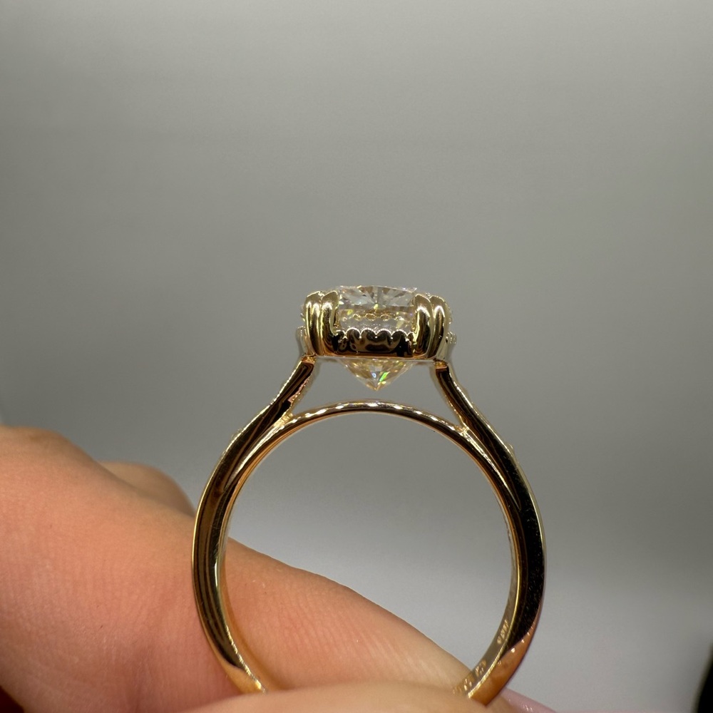 5.04 carat D VS1 elongated cushion diamond engagement ring - Picture 3 of 15